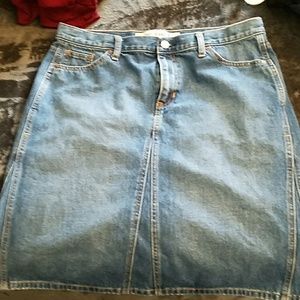 Gap jean skirt size 16 knee length